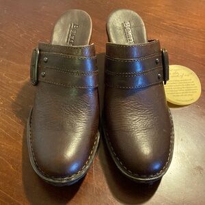 Brand New Brown Born Slides